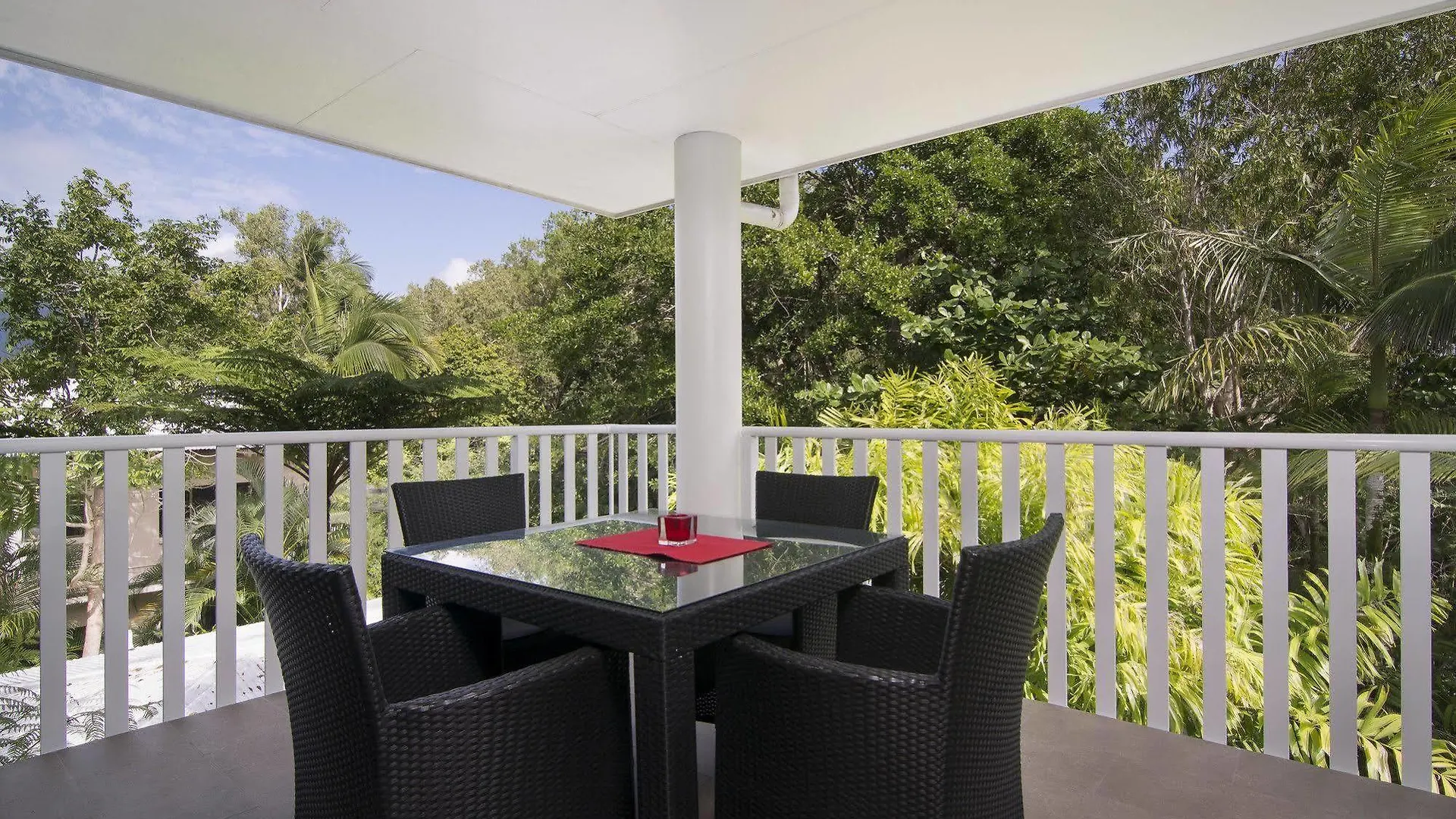 Outrigger Apartments Port Douglas 3*,