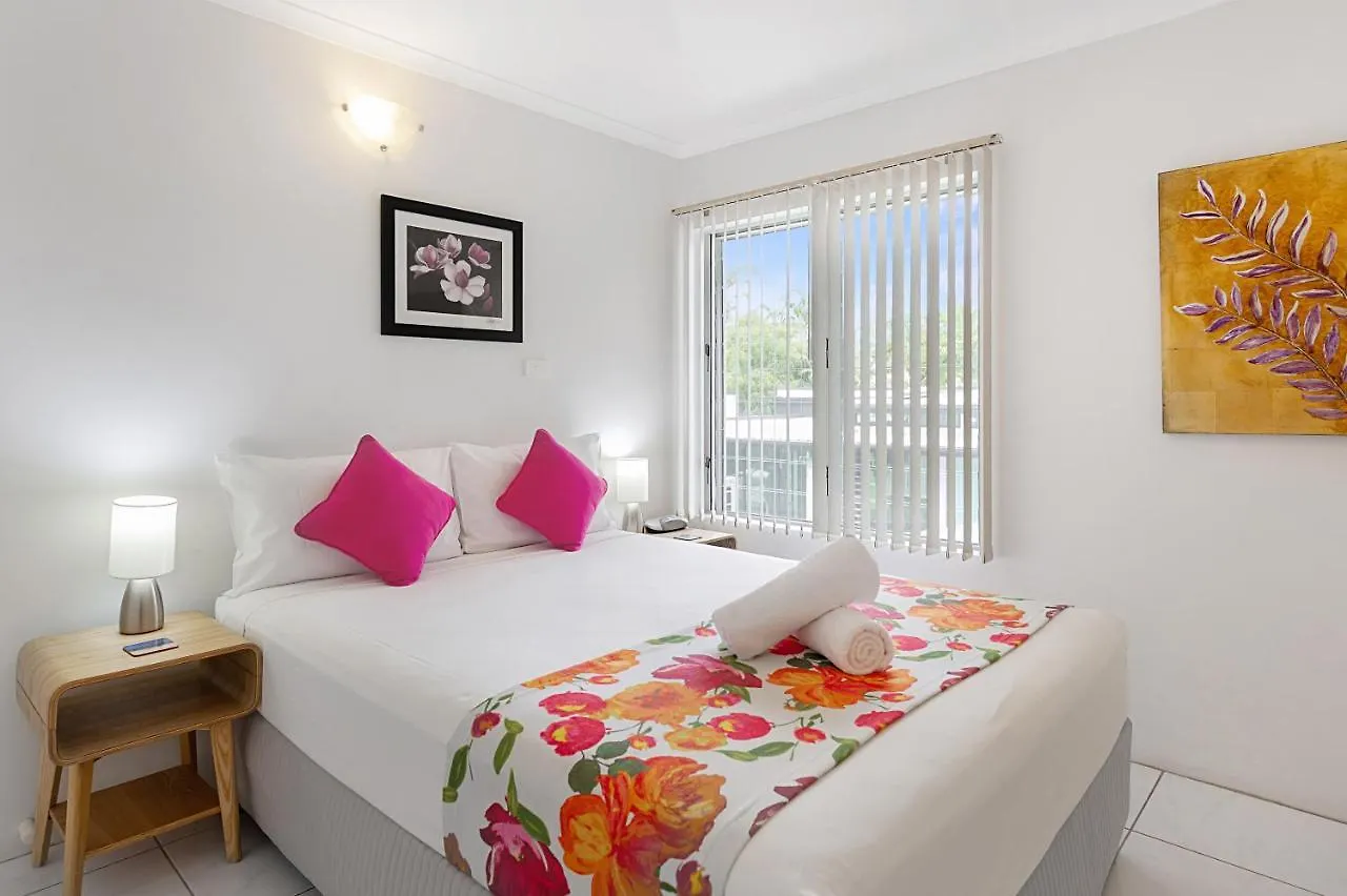 Outrigger Apartments Port Douglas 3*,